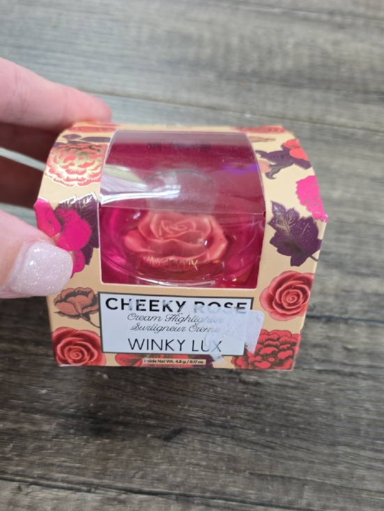 WINKY LUX Other - WINKY LUX Cheeky Rose Cream Highlighter - Rosé